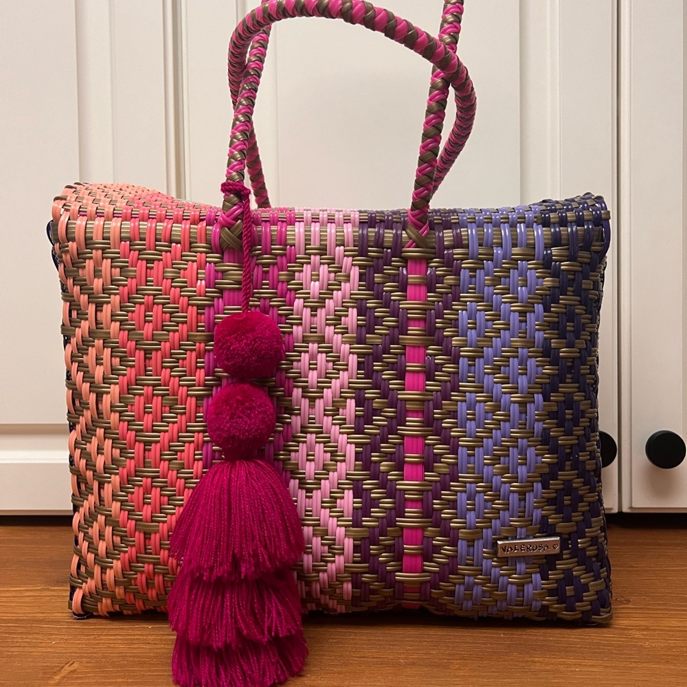 SOLD! Hand-woven Mexican Basket / Bag - Picture 2 of 6